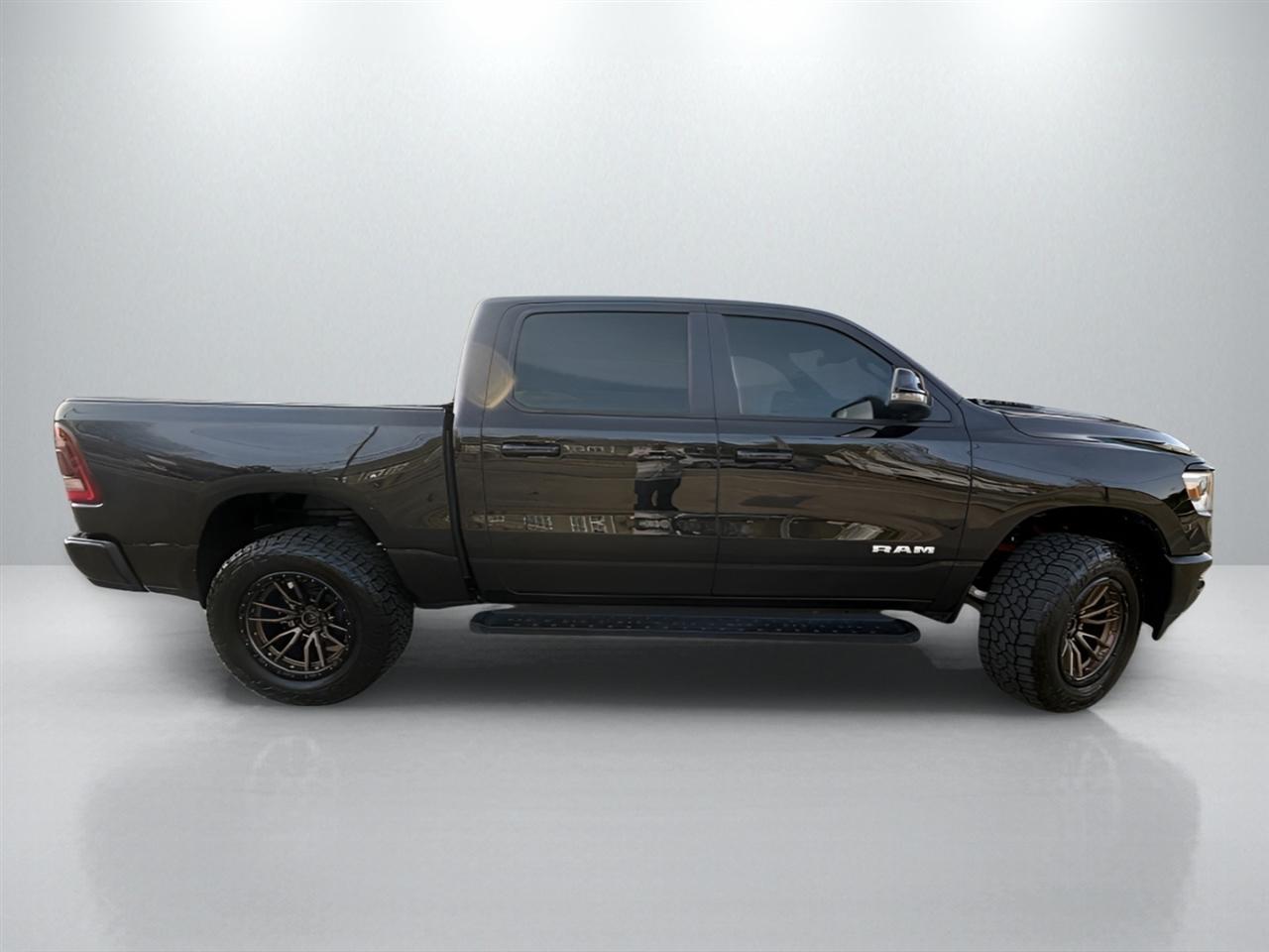 RAM 1500 Laramie Crew Cab SWB 4WD 2024