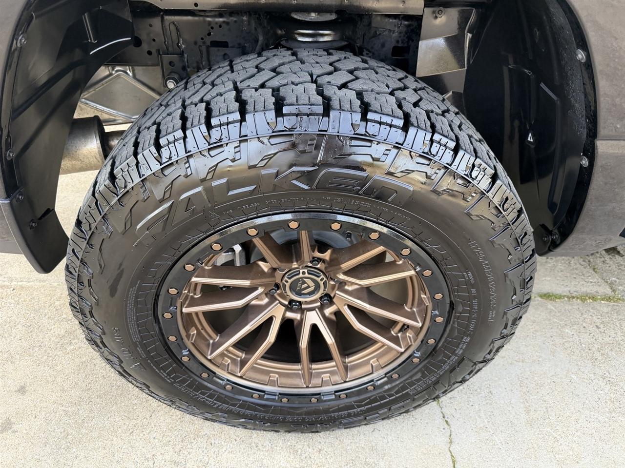 RAM 1500 Laramie Crew Cab SWB 4WD 2024