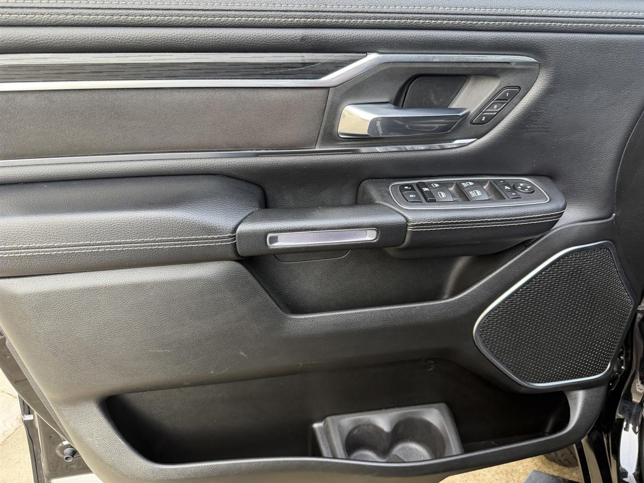 RAM 1500 Laramie Crew Cab SWB 4WD 2024