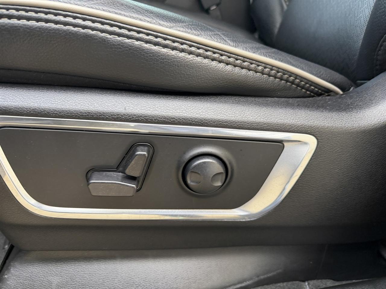 RAM 1500 Laramie Crew Cab SWB 4WD 2024