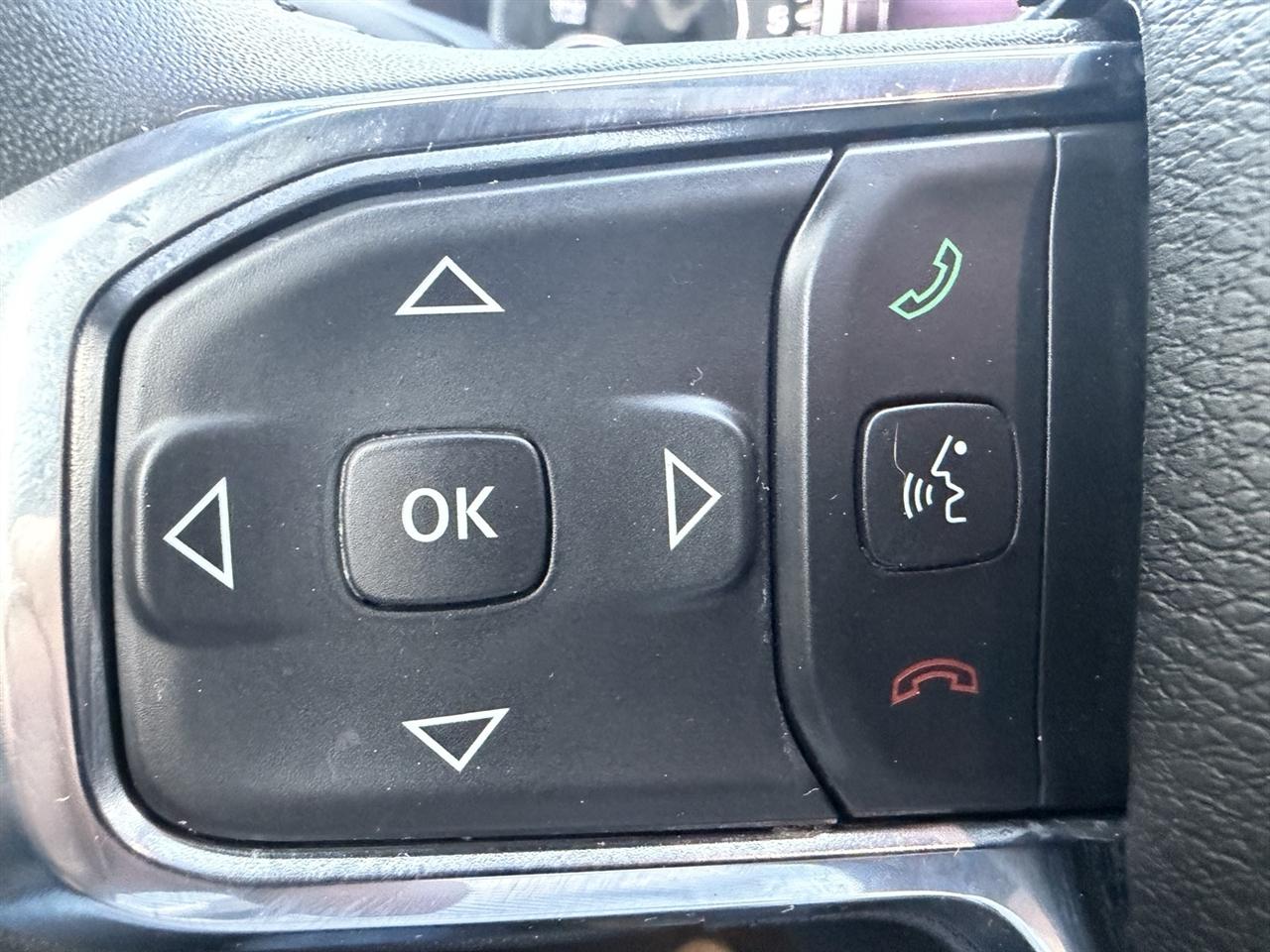 RAM 1500 Laramie Crew Cab SWB 4WD 2024