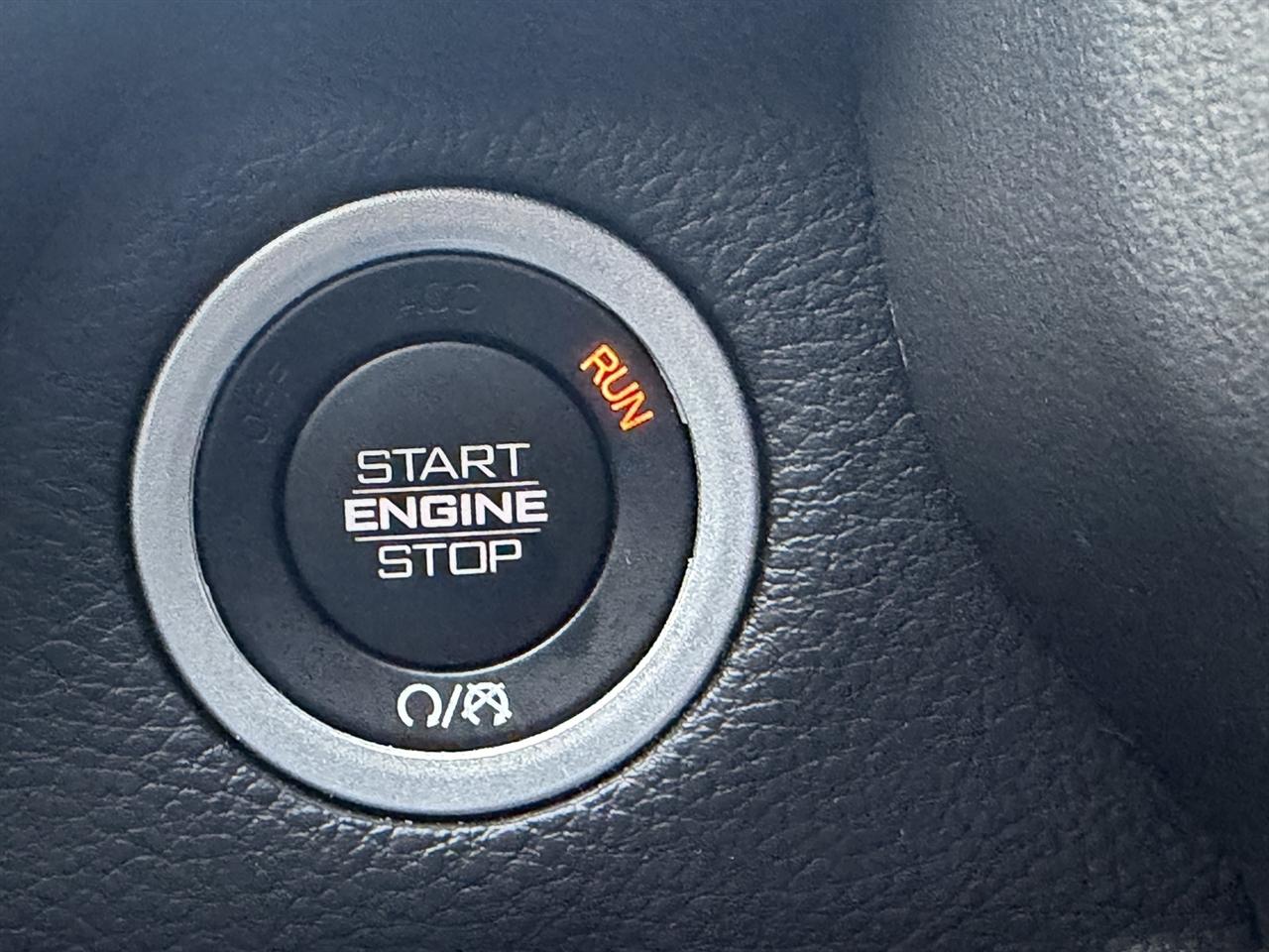 RAM 1500 Laramie Crew Cab SWB 4WD 2024