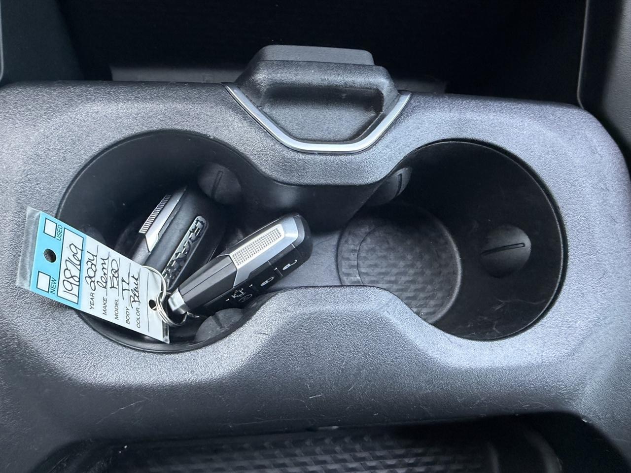 RAM 1500 Laramie Crew Cab SWB 4WD 2024