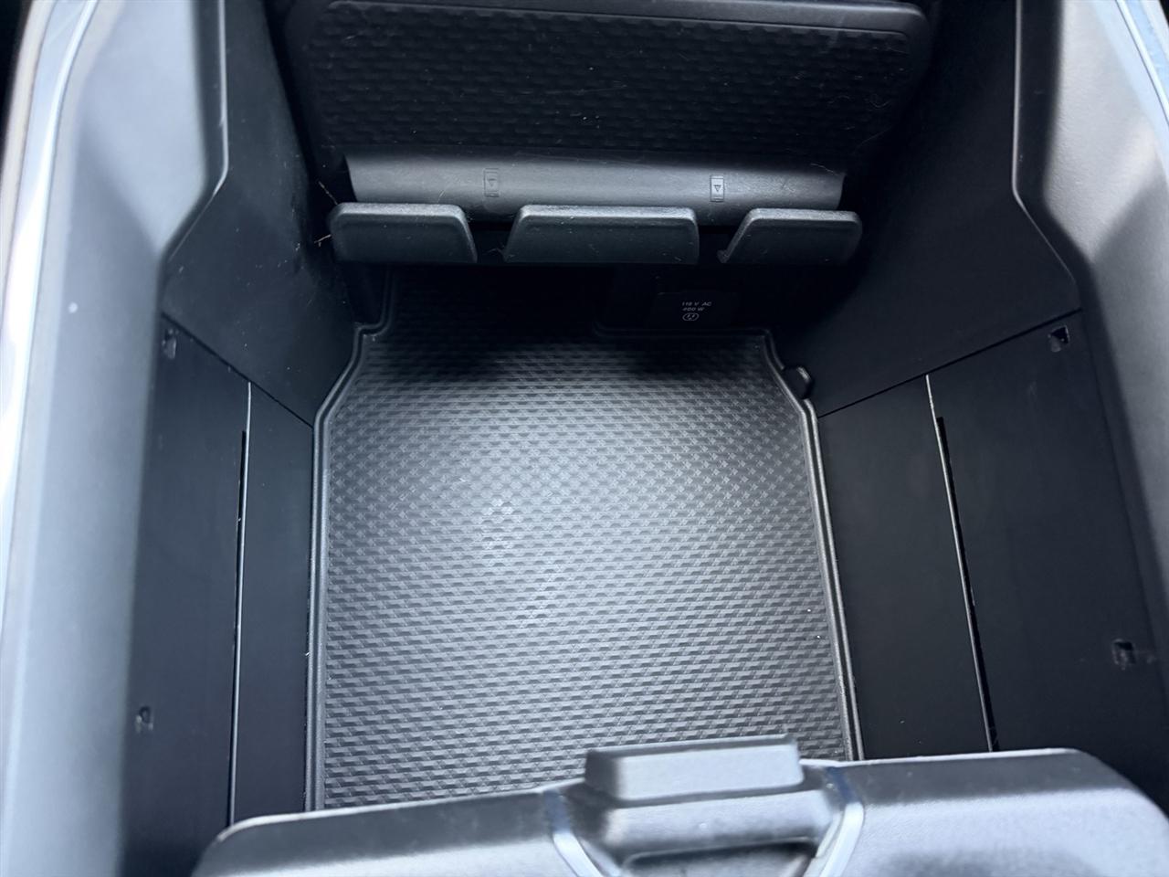 RAM 1500 Laramie Crew Cab SWB 4WD 2024