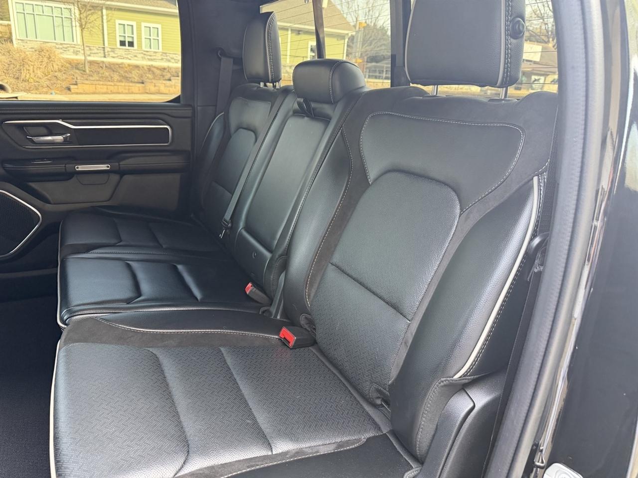 RAM 1500 Laramie Crew Cab SWB 4WD 2024