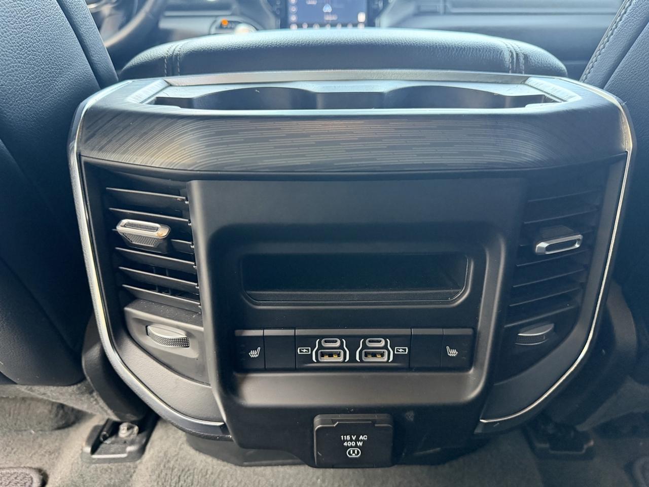 RAM 1500 Laramie Crew Cab SWB 4WD 2024