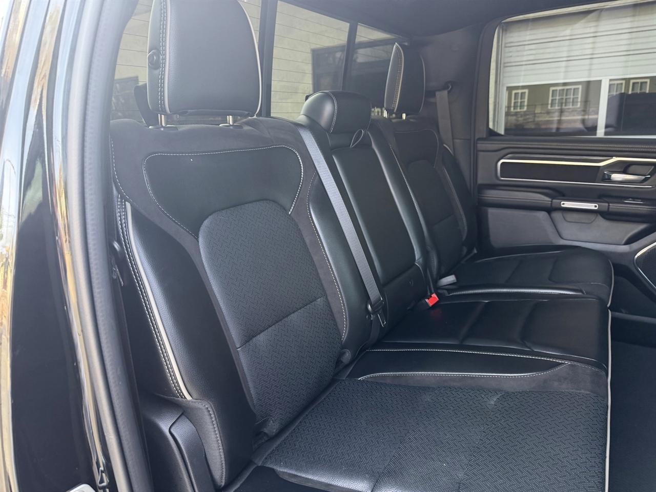 RAM 1500 Laramie Crew Cab SWB 4WD 2024