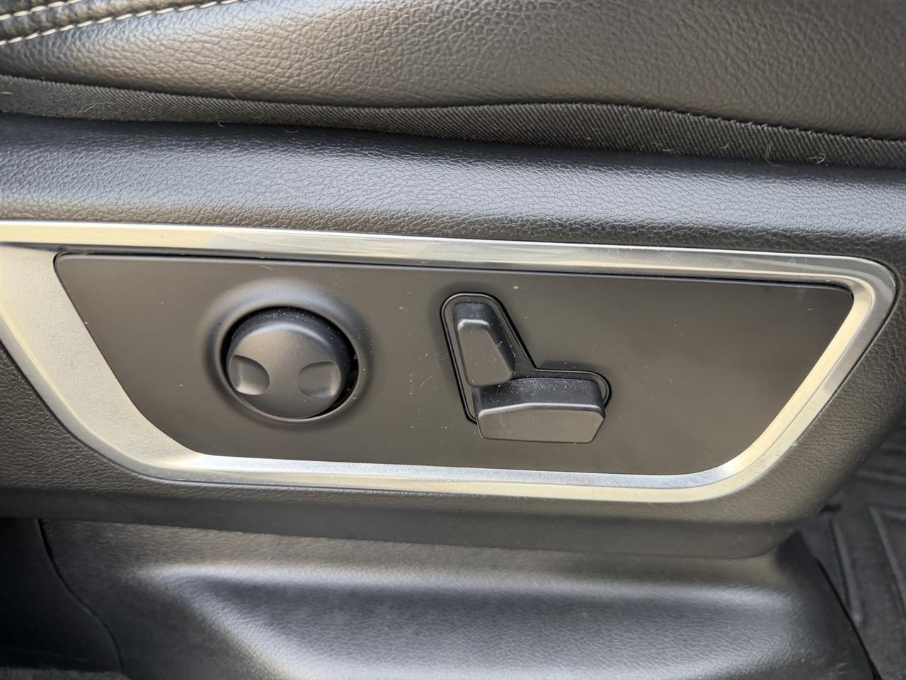 RAM 1500 Laramie Crew Cab SWB 4WD 2024