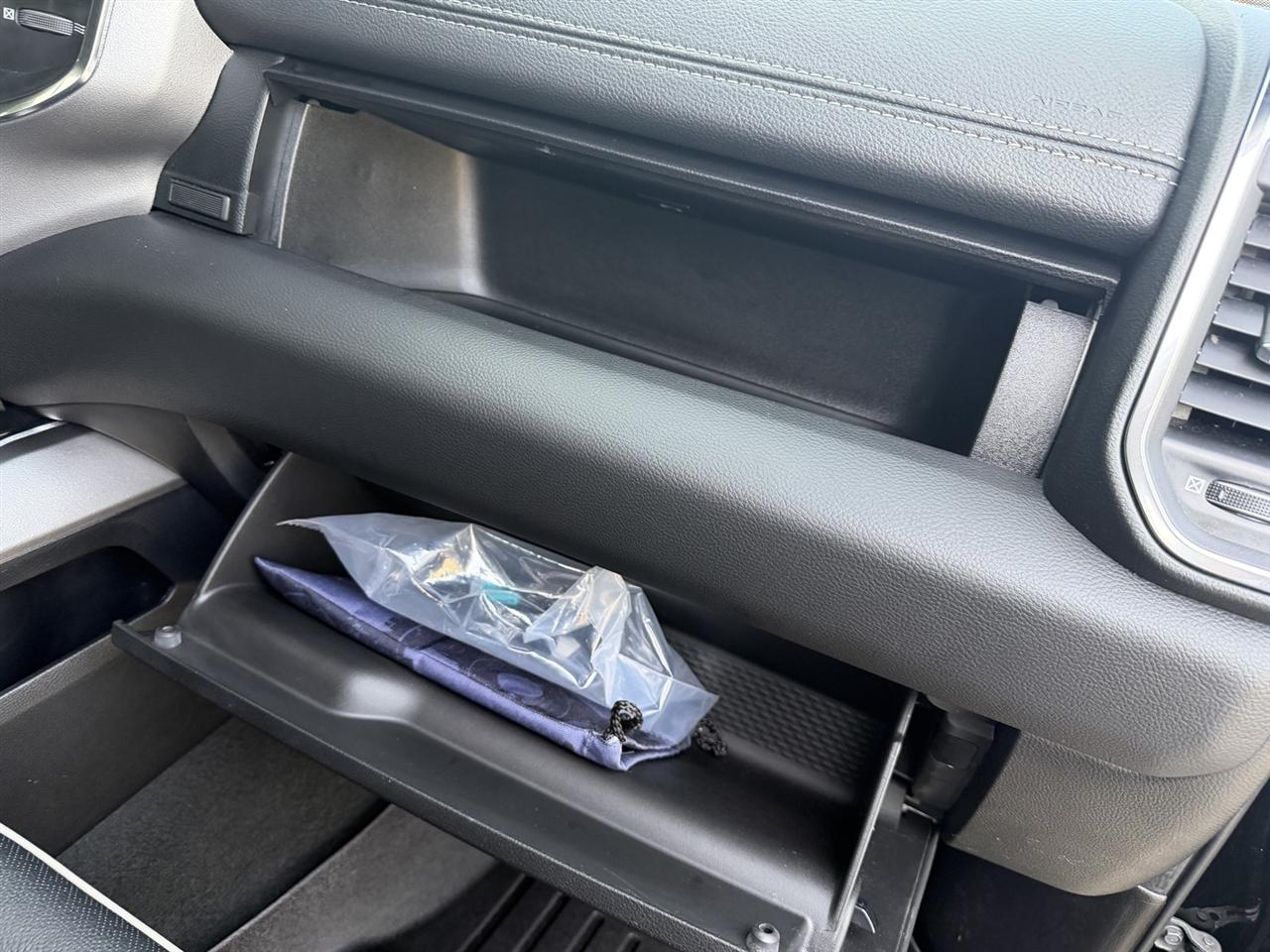 RAM 1500 Laramie Crew Cab SWB 4WD 2024