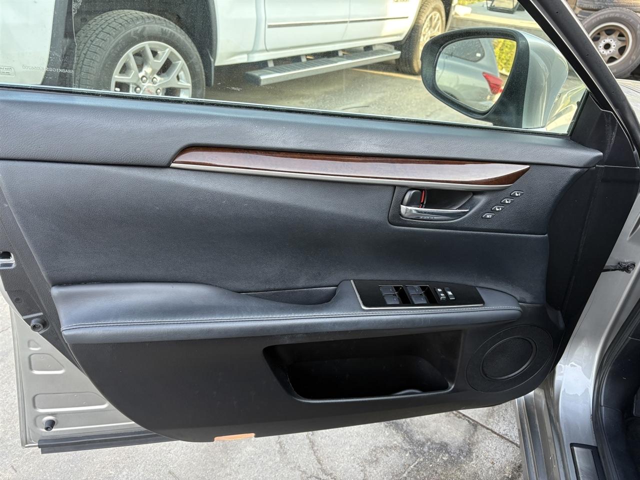 Lexus ES 350 Sedan 2017