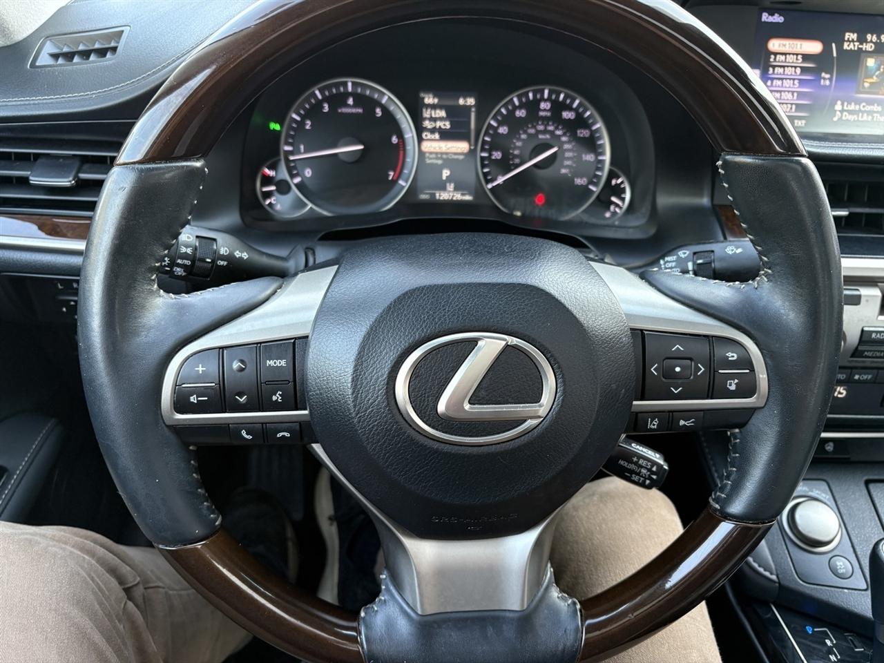 Lexus ES 350 Sedan 2017