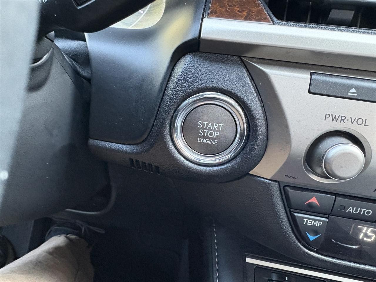 Lexus ES 350 Sedan 2017