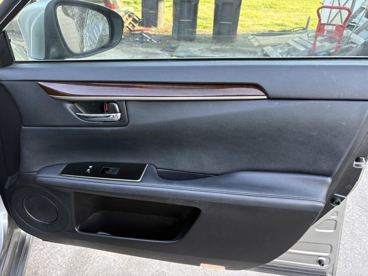 Lexus ES 350 Sedan 2017