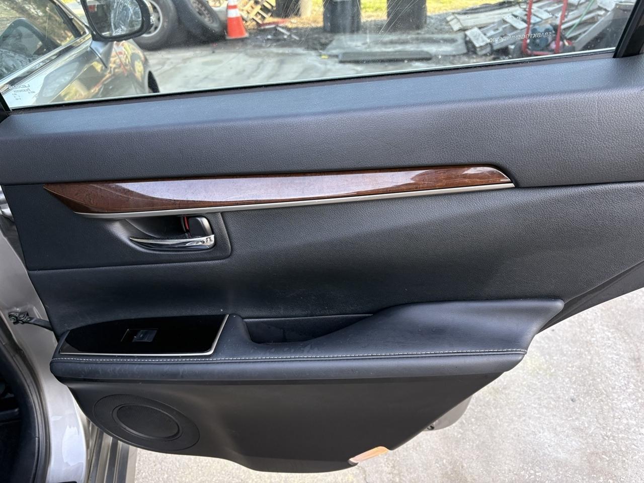 Lexus ES 350 Sedan 2017