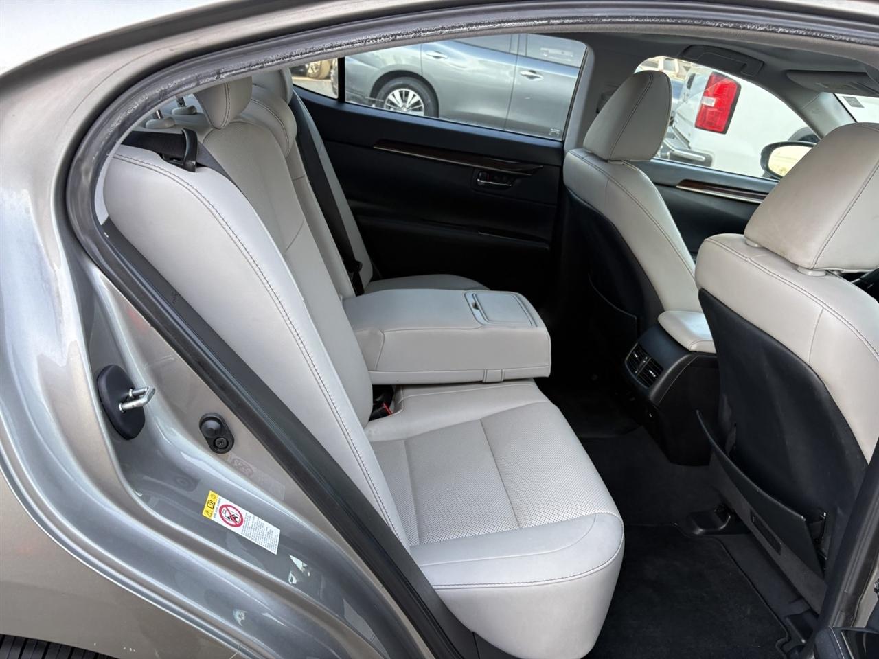 Lexus ES 350 Sedan 2017