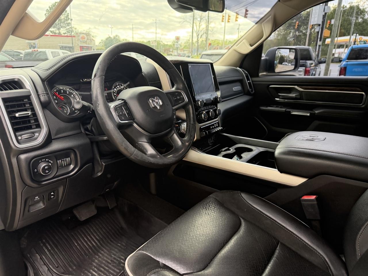 RAM 1500 Laramie Crew Cab SWB 4WD 2019