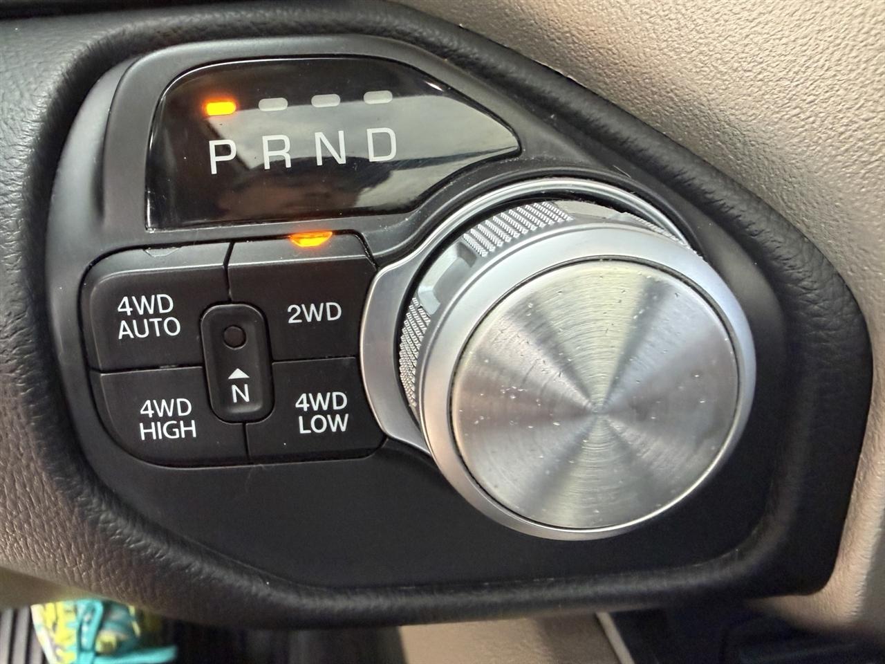 RAM 1500 Laramie Crew Cab SWB 4WD 2019