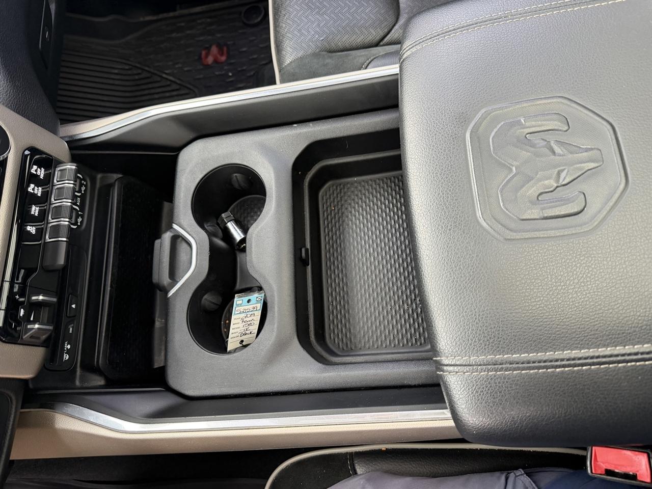 RAM 1500 Laramie Crew Cab SWB 4WD 2019