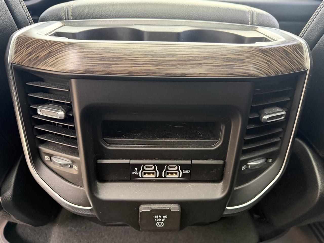 RAM 1500 Laramie Crew Cab SWB 4WD 2019