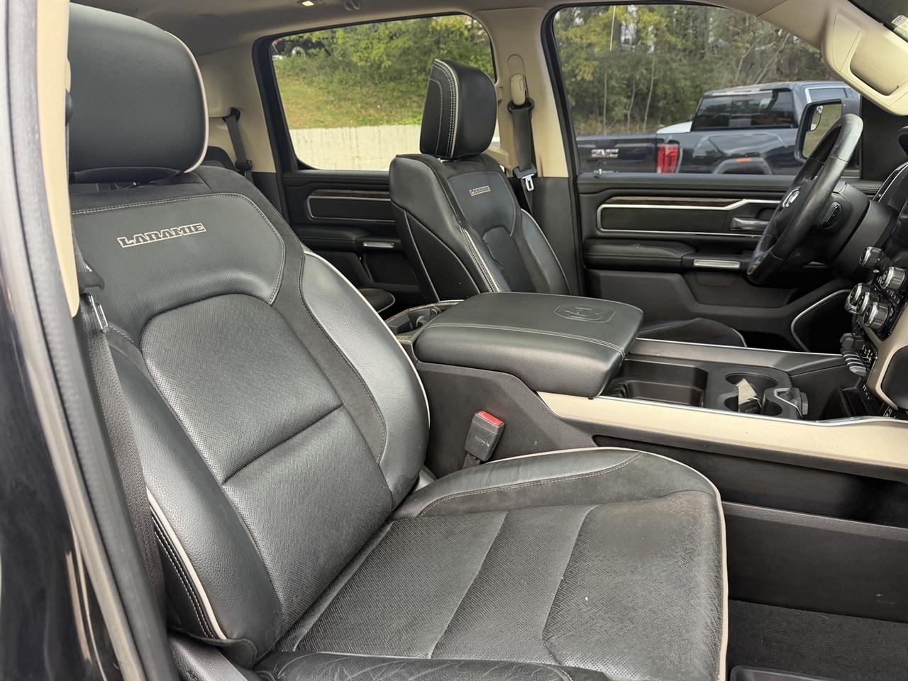 RAM 1500 Laramie Crew Cab SWB 4WD 2019