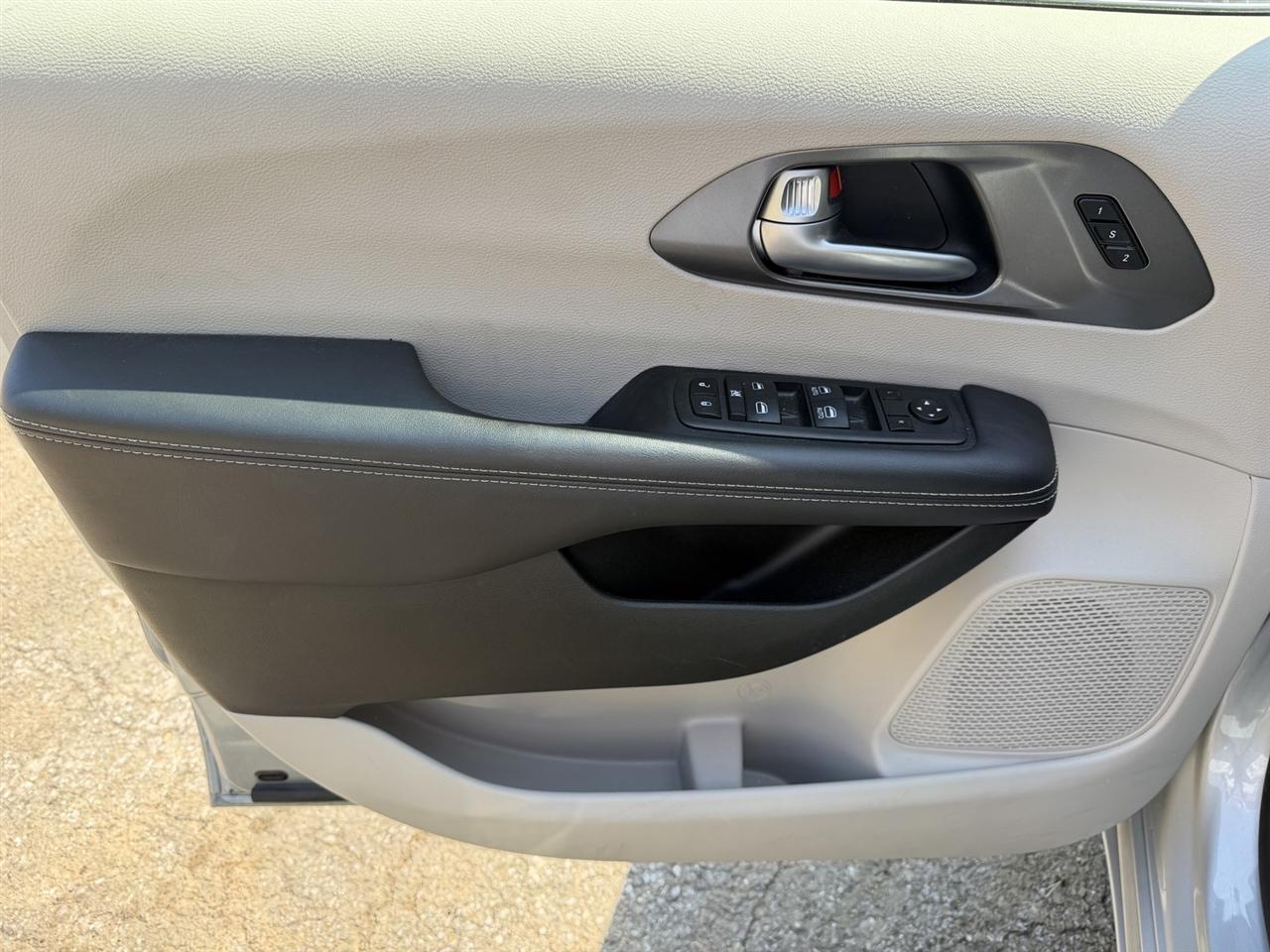 Chrysler Pacifica Touring-L 2024