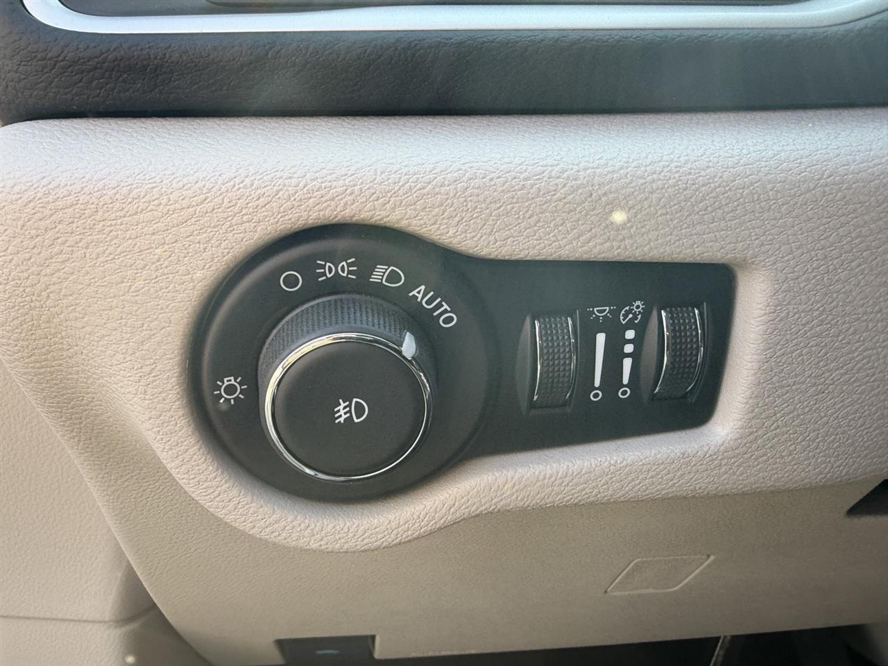 Chrysler Pacifica Touring-L 2024