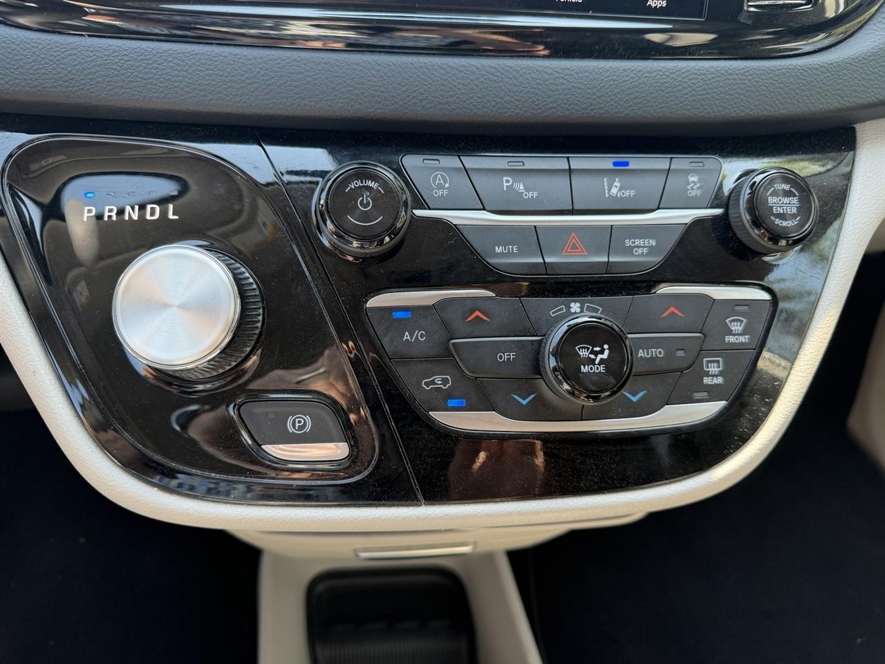 Chrysler Pacifica Touring-L 2024