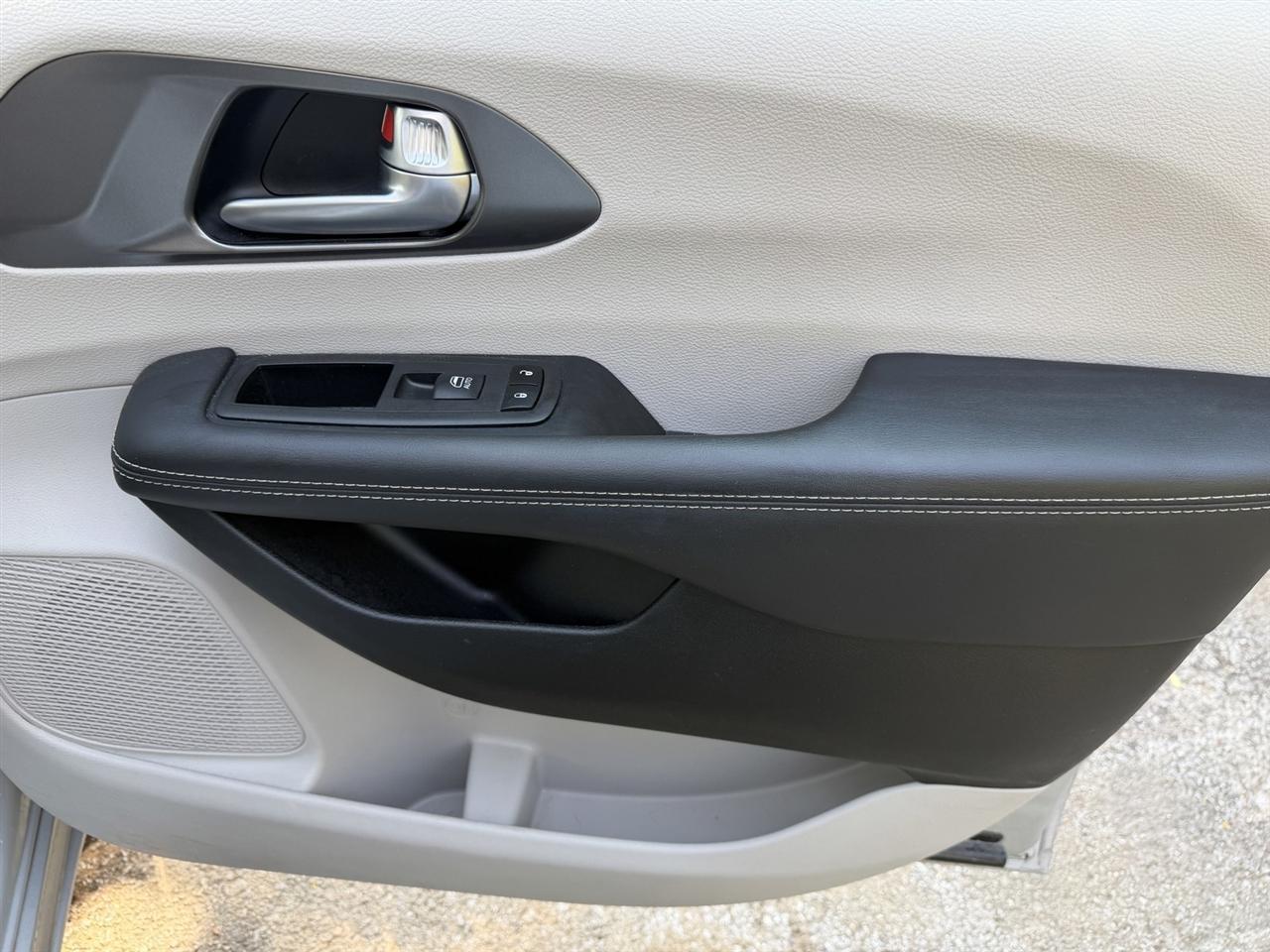 Chrysler Pacifica Touring-L 2024