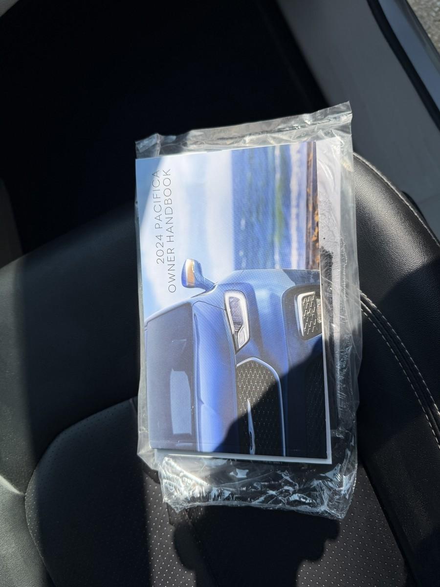 Chrysler Pacifica Touring-L 2024