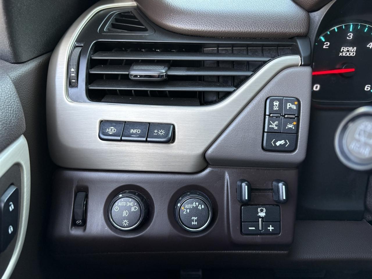 GMC Yukon 4WD 4dr Denali 2018