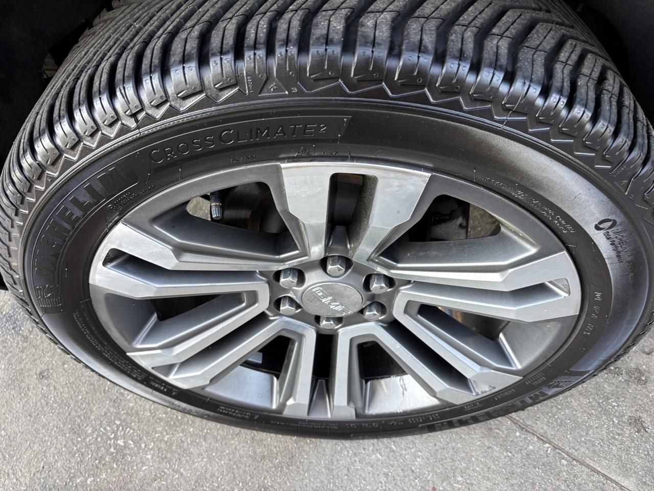 GMC Yukon 4WD 4dr Denali 2018