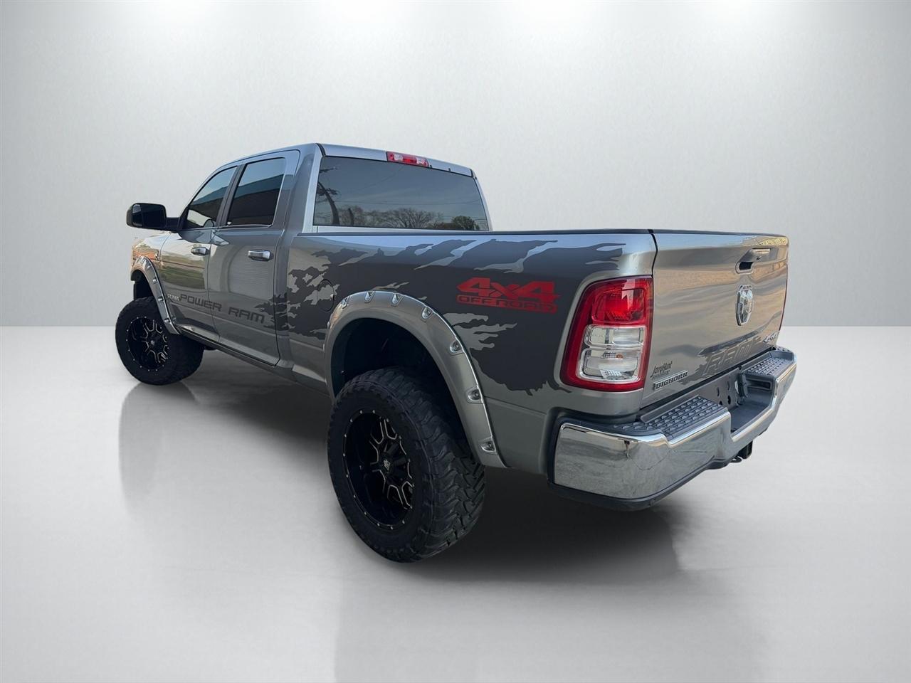 RAM 2500 Big Horn Crew Cab 4WD 2021