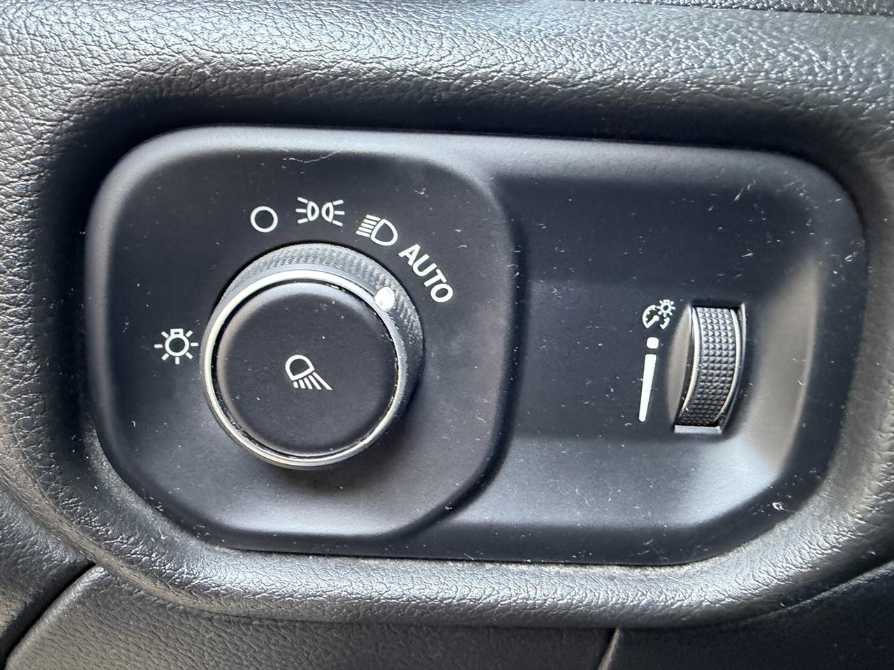 RAM 2500 Big Horn Crew Cab 4WD 2021