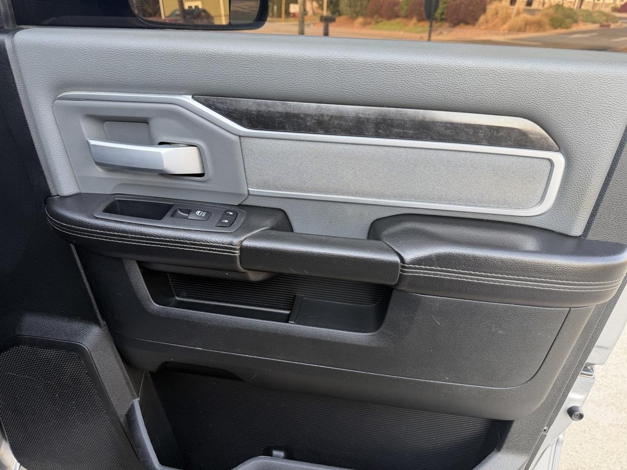 RAM 2500 Big Horn Crew Cab 4WD 2021