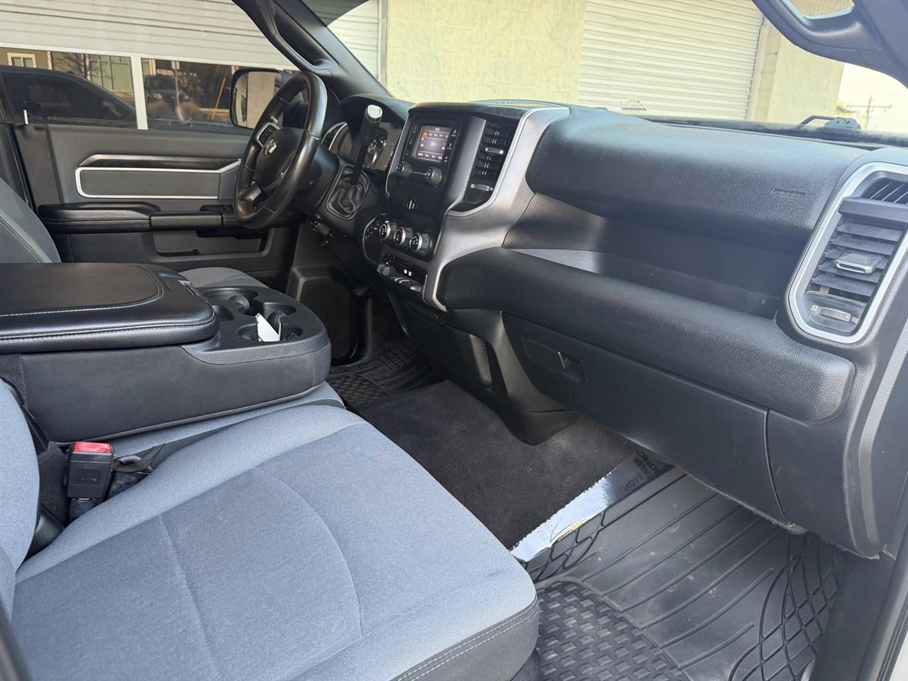 RAM 2500 Big Horn Crew Cab 4WD 2021