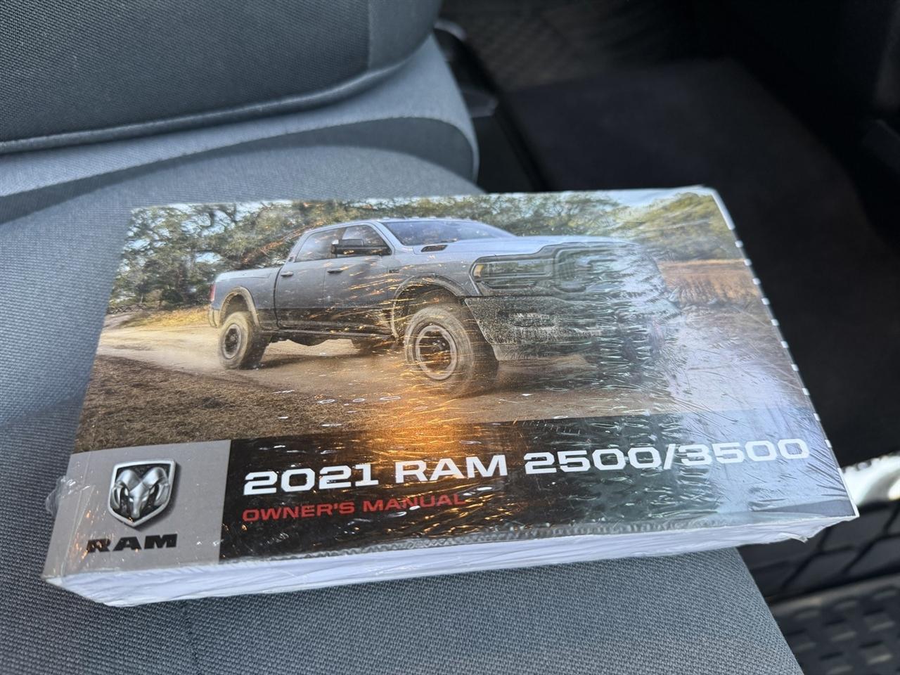 RAM 2500 Big Horn Crew Cab 4WD 2021