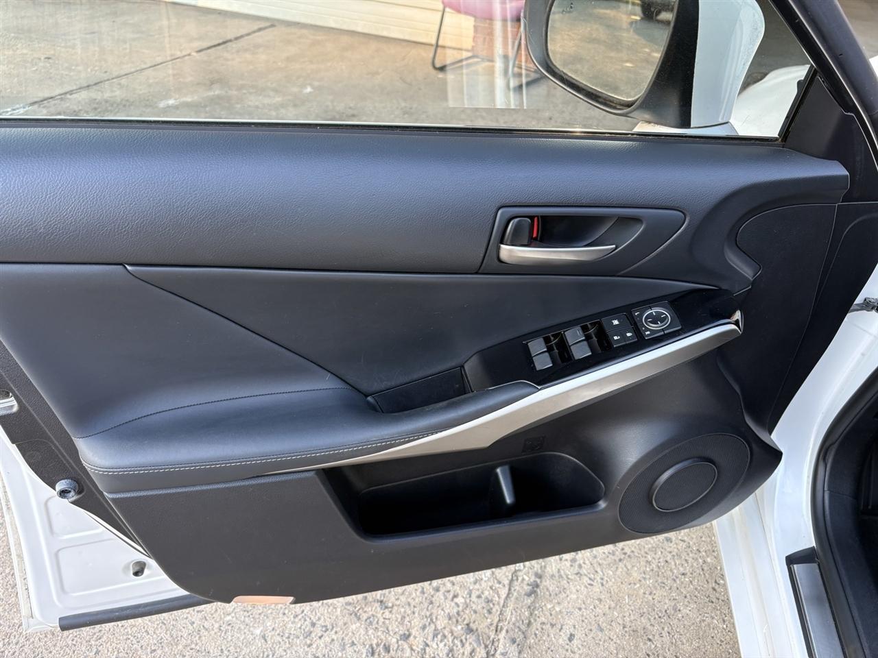 Lexus IS 300 AWD 2017