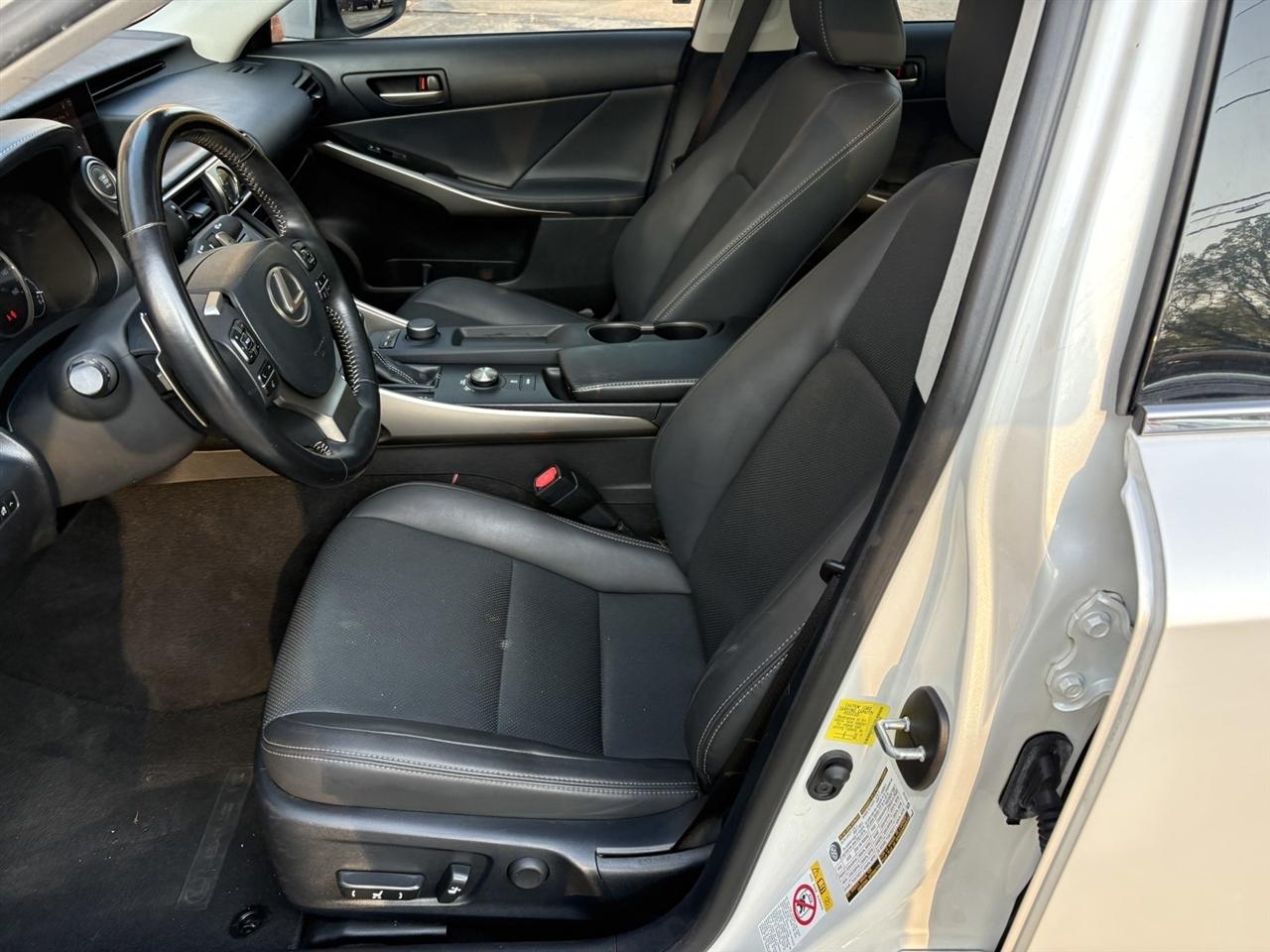 Lexus IS 300 AWD 2017