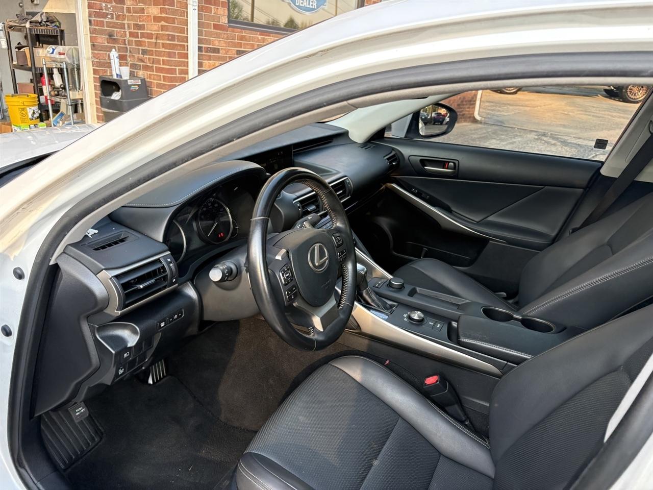 Lexus IS 300 AWD 2017