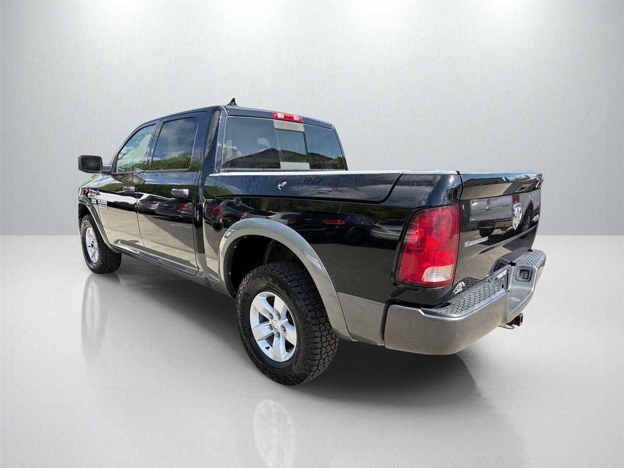 RAM 1500 4WD Crew Cab 140.5" Outdoorsman 2013
