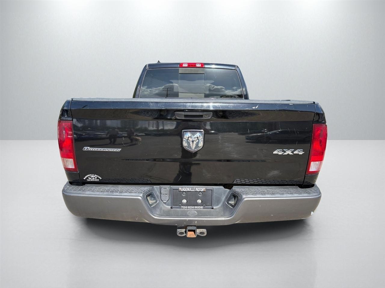 RAM 1500 4WD Crew Cab 140.5" Outdoorsman 2013