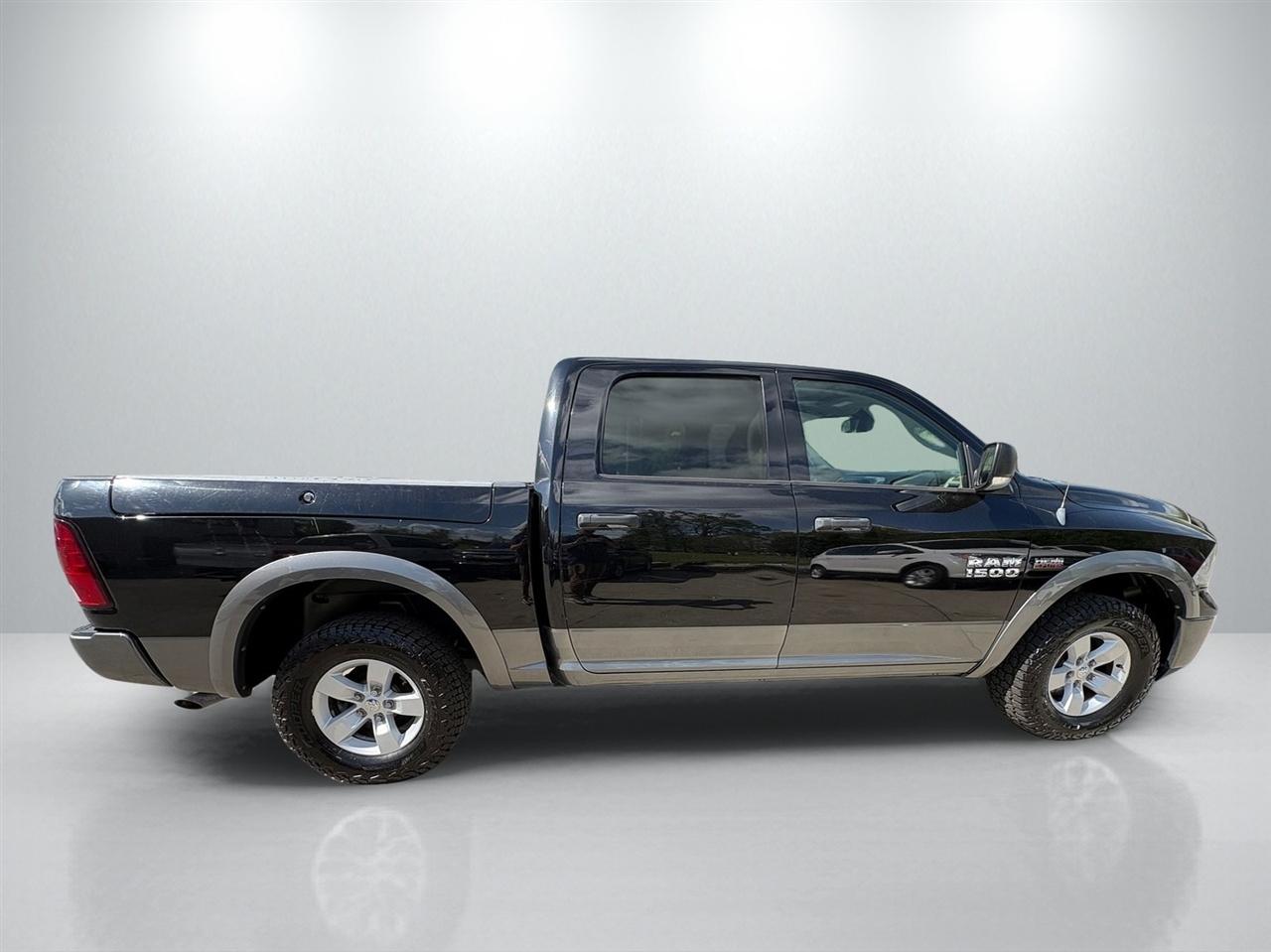 RAM 1500 4WD Crew Cab 140.5" Outdoorsman 2013