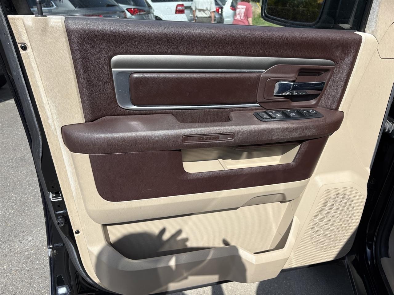 RAM 1500 4WD Crew Cab 140.5" Outdoorsman 2013