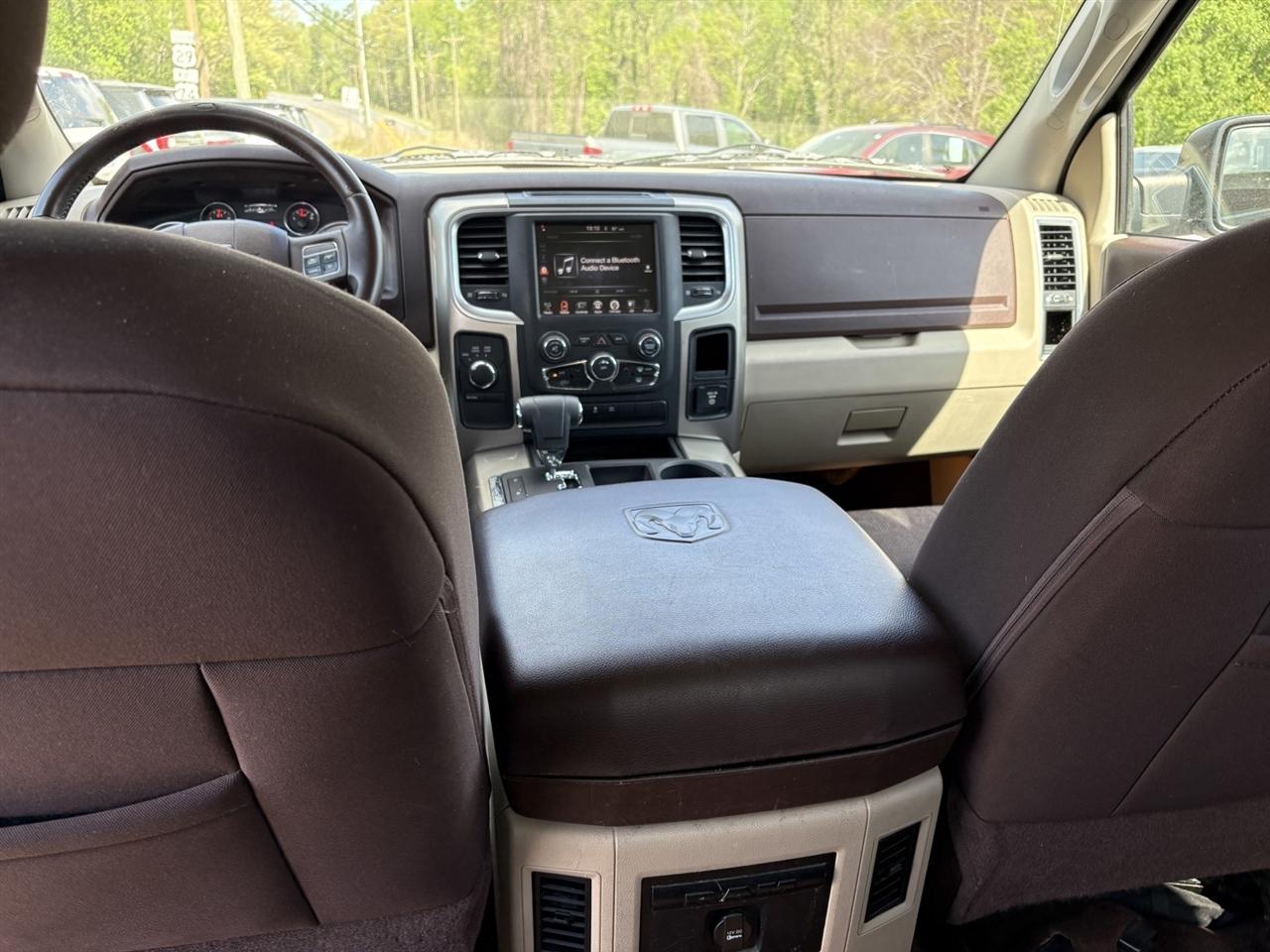 RAM 1500 4WD Crew Cab 140.5" Outdoorsman 2013