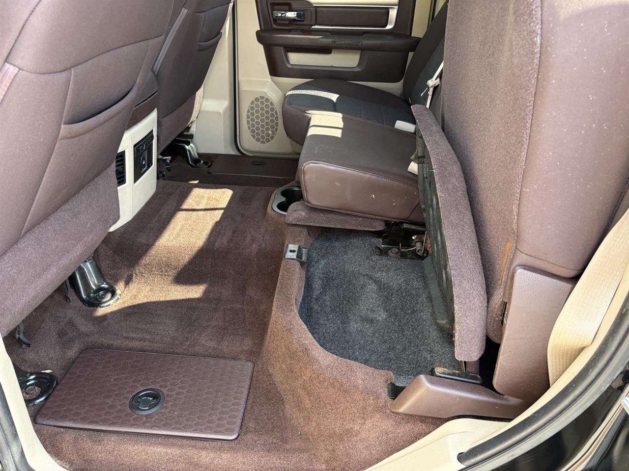 RAM 1500 4WD Crew Cab 140.5" Outdoorsman 2013