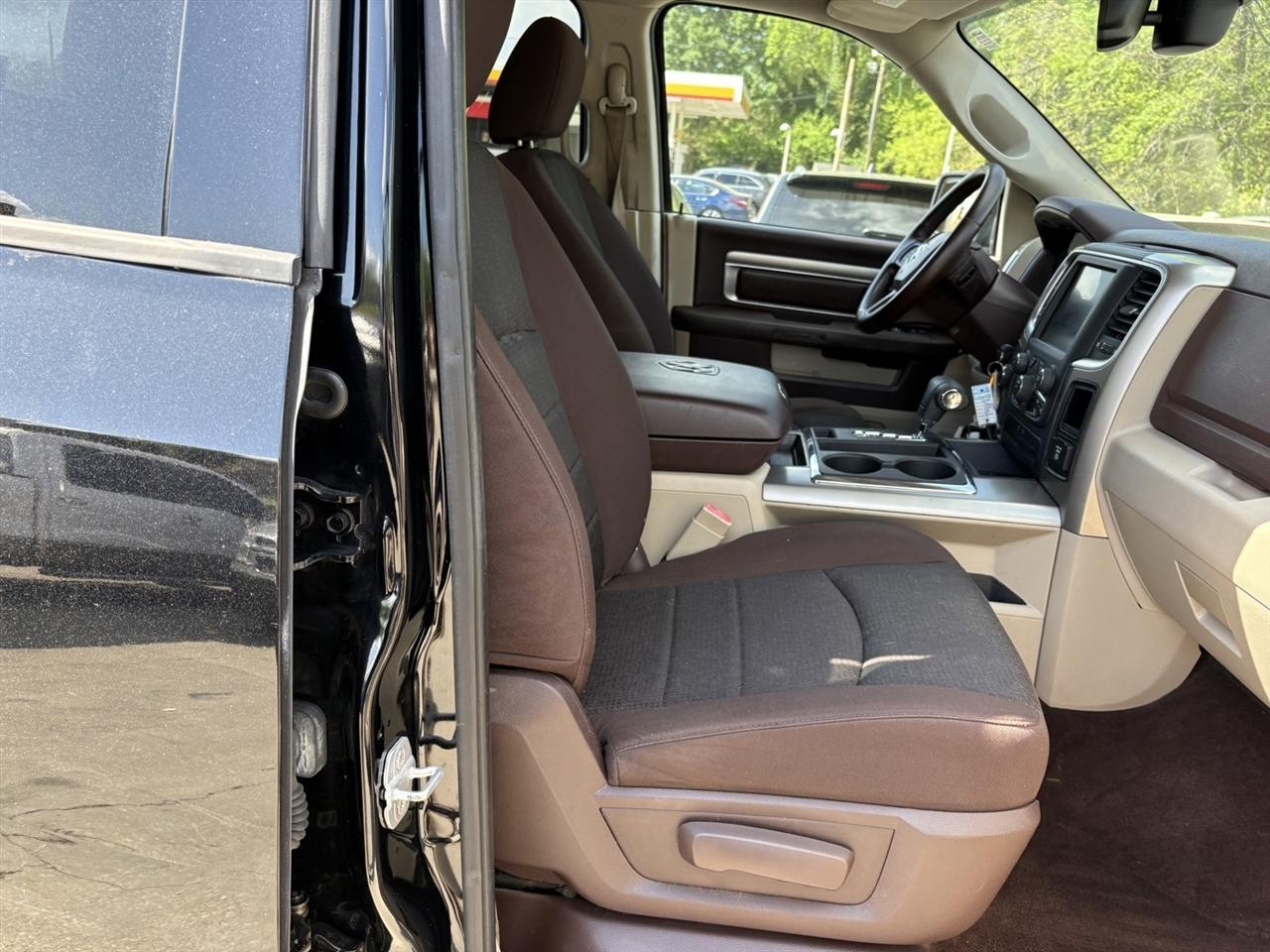 RAM 1500 4WD Crew Cab 140.5" Outdoorsman 2013