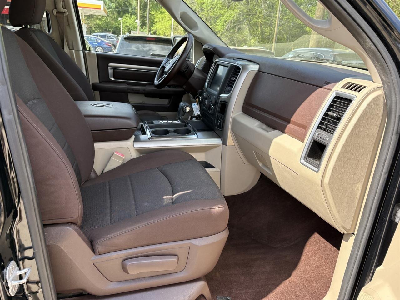 RAM 1500 4WD Crew Cab 140.5" Outdoorsman 2013