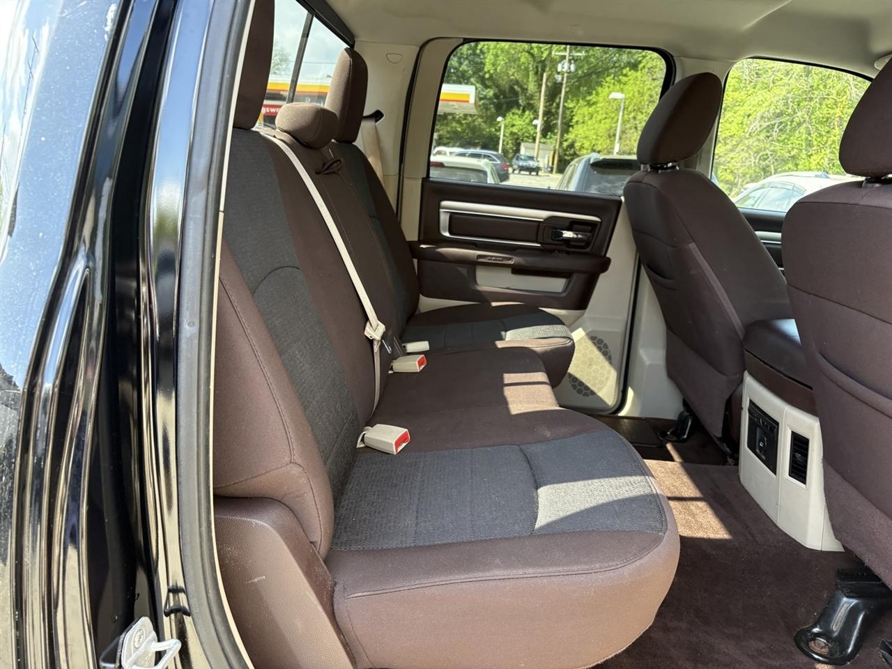 RAM 1500 4WD Crew Cab 140.5" Outdoorsman 2013