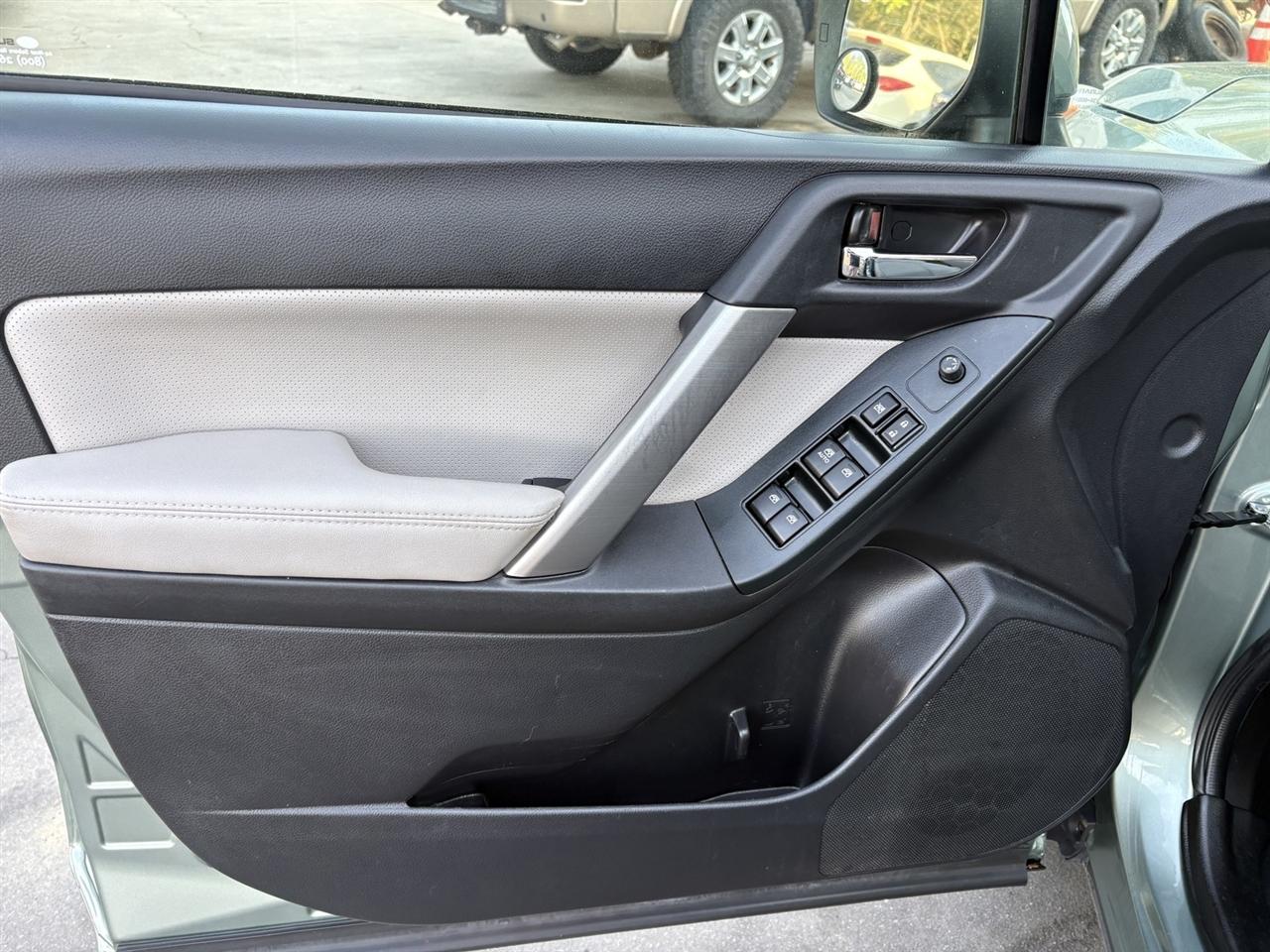 Subaru Forester 2.5i Limited 2015