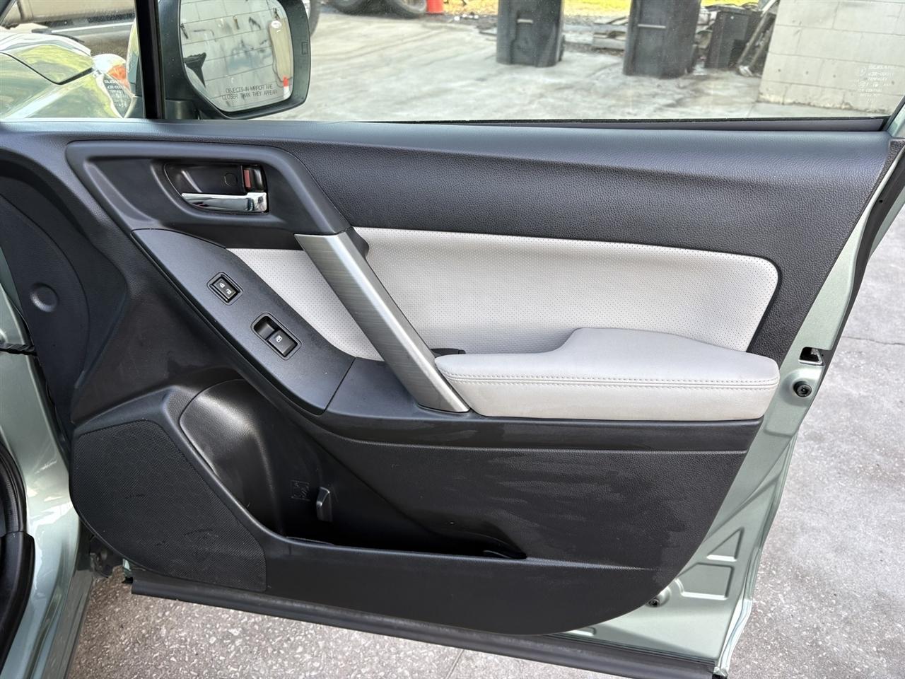 Subaru Forester 2.5i Limited 2015